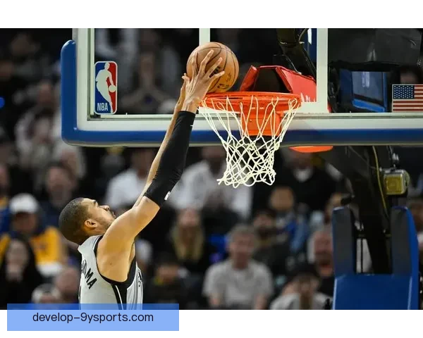 NBA季后赛格局生变新星崛起老将发力引爆联盟全球球迷热议